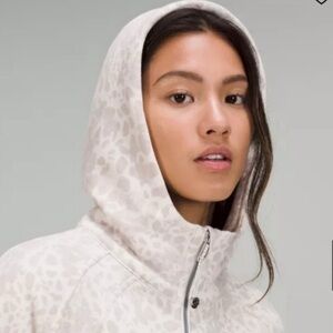 🐆NWT Rare Lululemon Scuba Hoodie Tan Leopard Print Oversized Crop 1/2 Zip M/L
